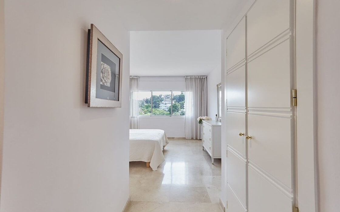 Апартаменты 3 комнаты в Марбелье с террасой 127 кв.м