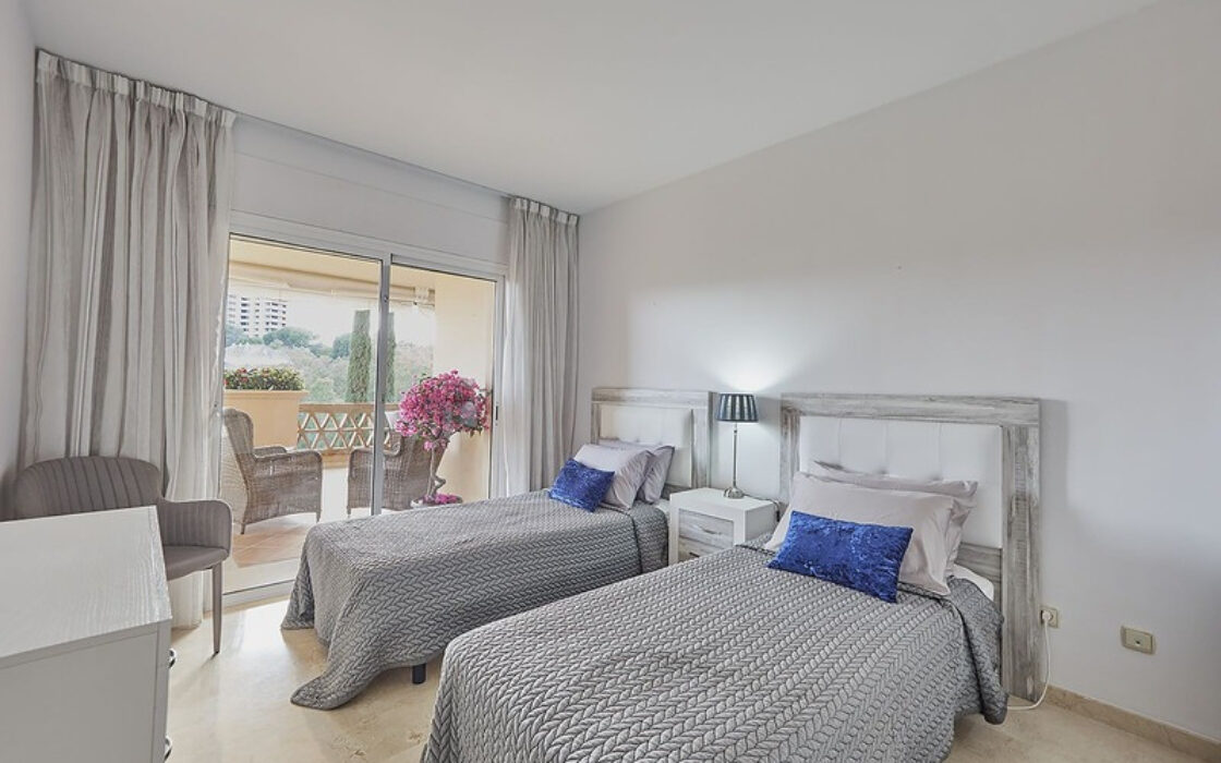 Апартаменты 3 комнаты в Марбелье с террасой 127 кв.м