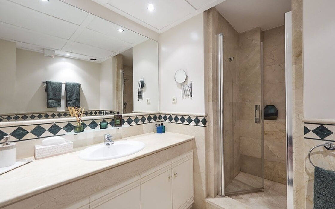 Апартаменты 3 комнаты в Марбелье с террасой 127 кв.м