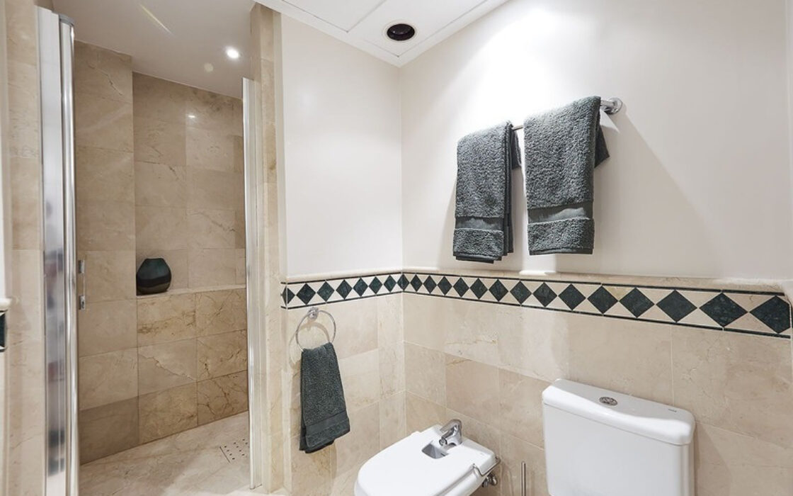 Апартаменты 3 комнаты в Марбелье с террасой 127 кв.м