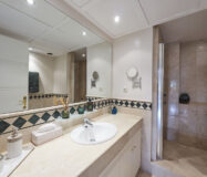 Апартаменты 3 комнаты в Марбелье с террасой 127 кв.м