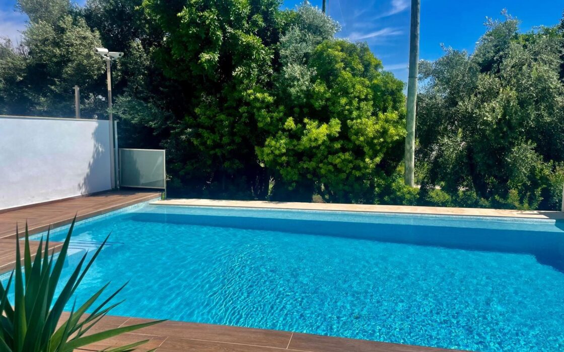 Вилла в Аликанте 400 кв.м с бассейном и террасой