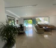 Вилла в Аликанте 400 кв.м с бассейном и террасой