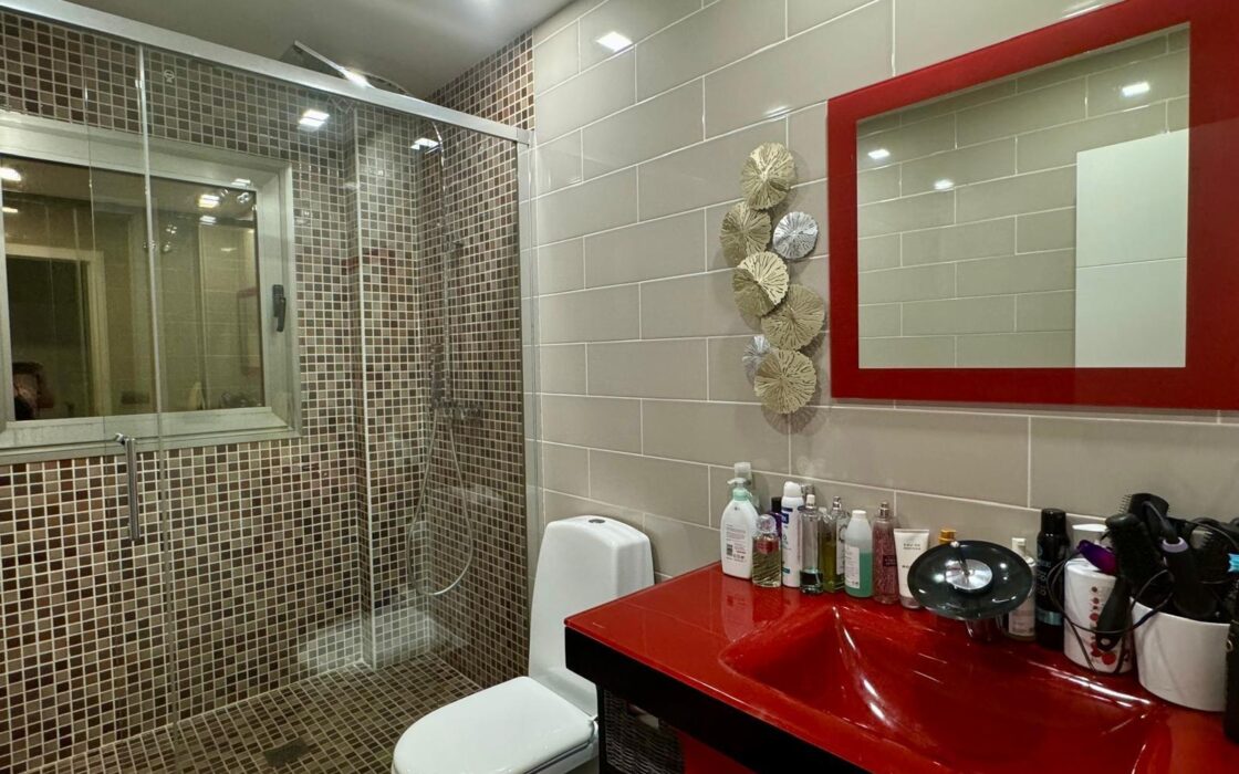 Вилла в Аликанте 400 кв.м с бассейном и террасой