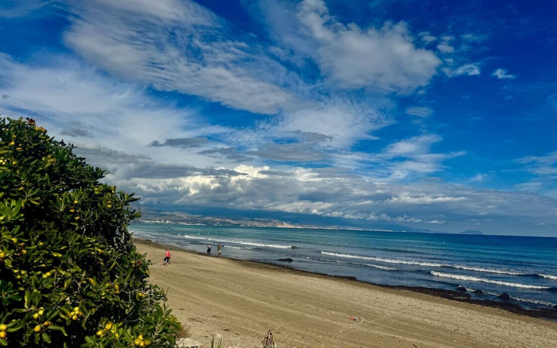 Будинок в San Juan Playa 301 кв.м з видом на море