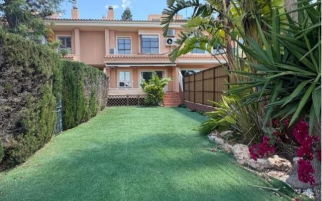 Будинок в San Juan Playa 301 кв.м з видом на море