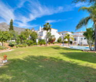 Апартаменти 3+2 в Золотій милі з терасою 135 кв.м