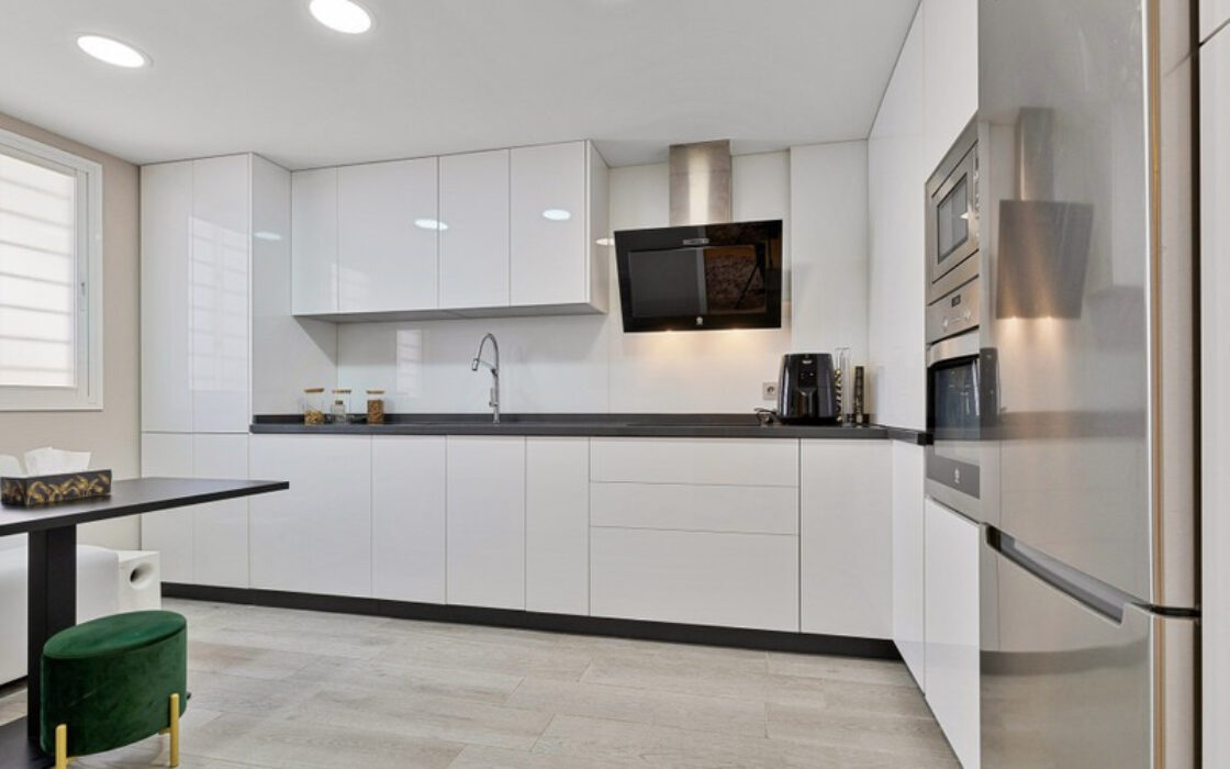 Апартаменти 3+2 в Золотій милі з терасою 135 кв.м