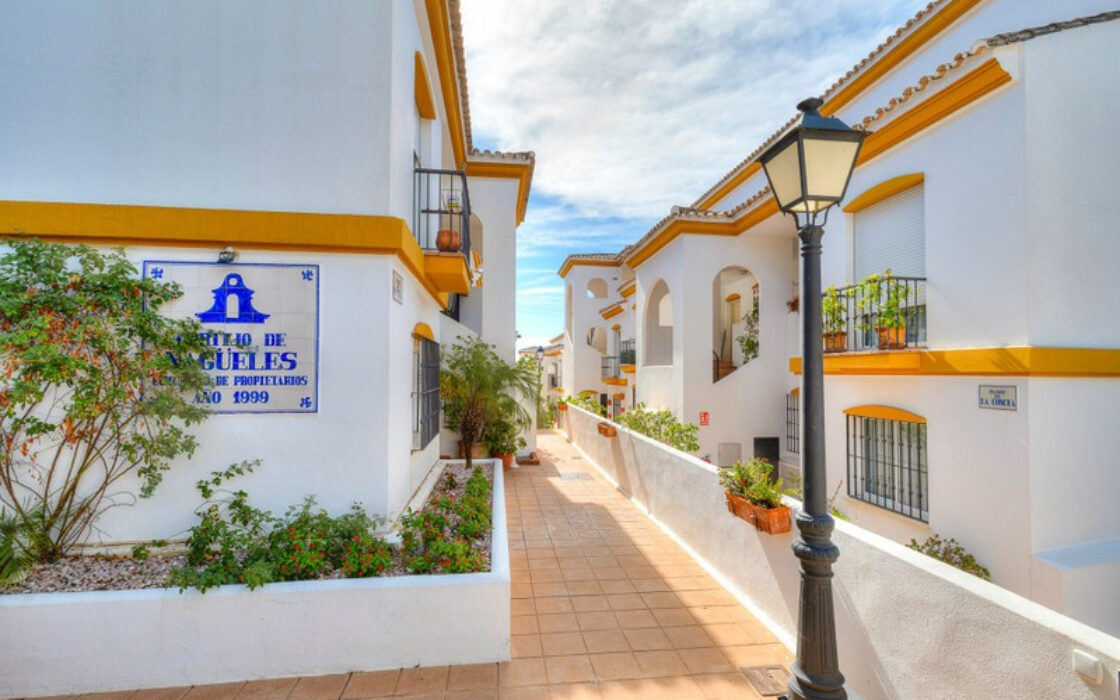 Апартаменти 3+2 в Золотій милі з терасою 135 кв.м