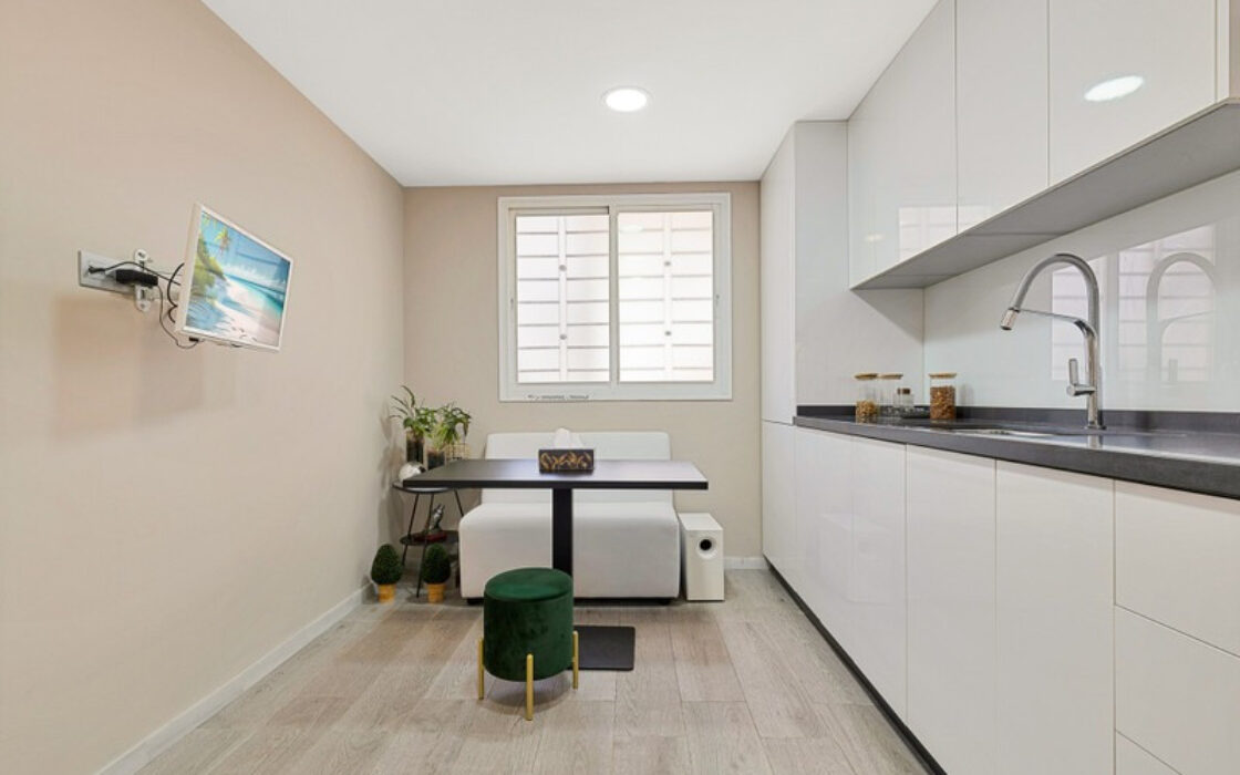 Апартаменти 3+2 в Золотій милі з терасою 135 кв.м