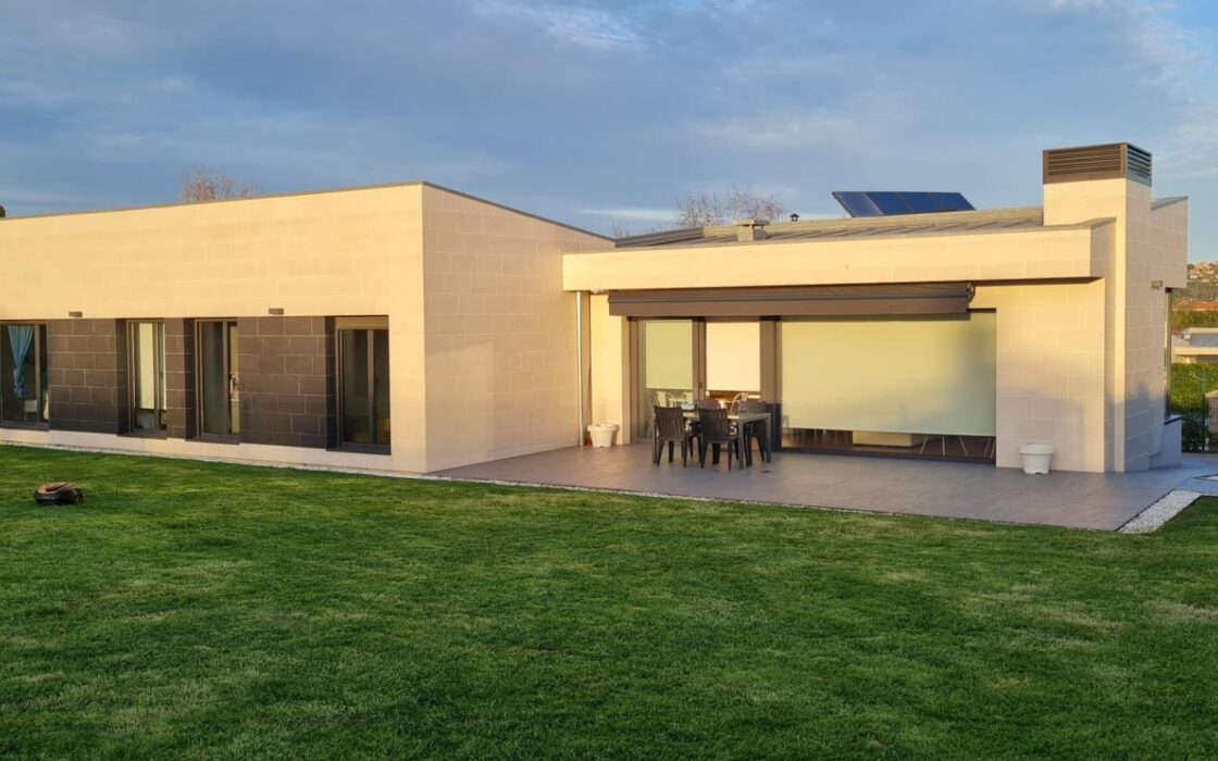 Вилла в Хихоне 140 кв.м с террасой у моря, 5 комнат