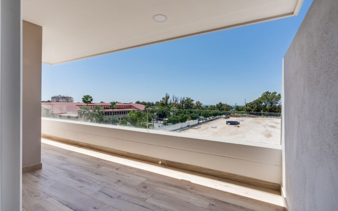 Апартаменти 80 кв.м з терасою в Нуева Андалусія