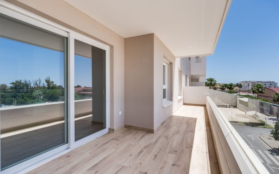 Апартаменти 80 кв.м з терасою в Нуева Андалусія