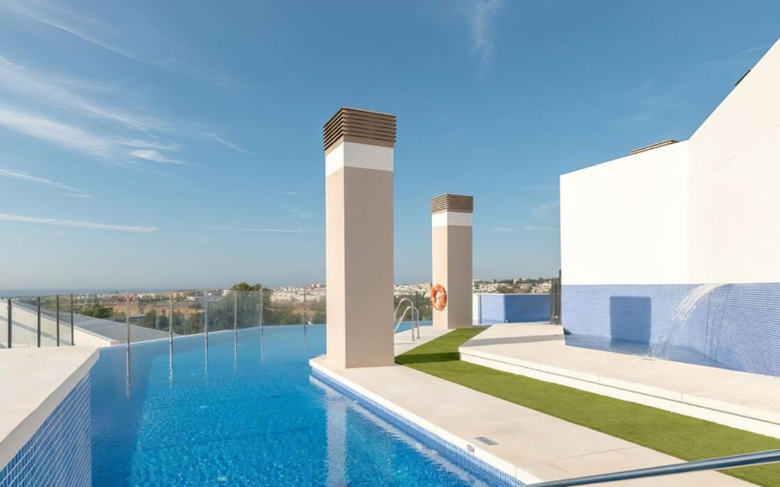 Апартаменти 80 кв.м з терасою в Нуева Андалусія