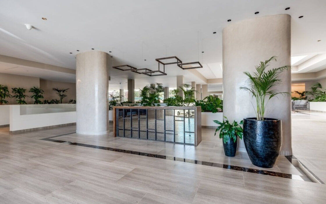 Апартаменти 80 кв.м з терасою в Нуева Андалусія