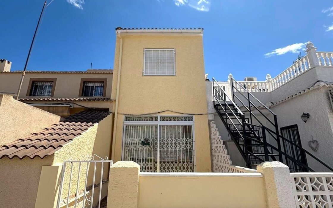 Дом в Торревьехе у моря 71 кв.м 3 комнаты 2001 года