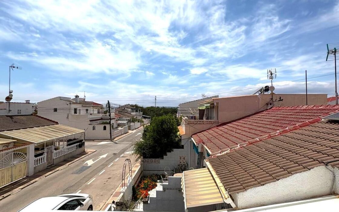 Дом в Торревьехе у моря 71 кв.м 3 комнаты 2001 года