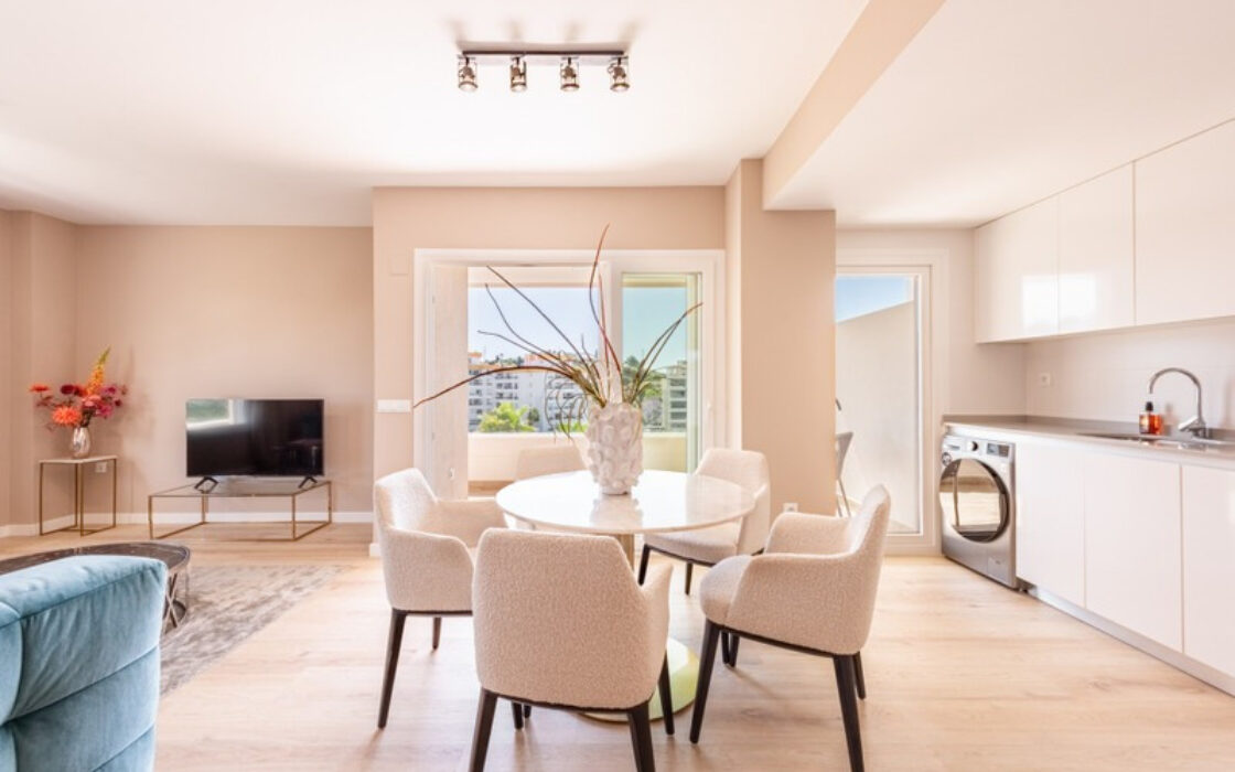 Апартаменти з терасою в Нуева Андалусія 119 кв.м, 4 кімнати