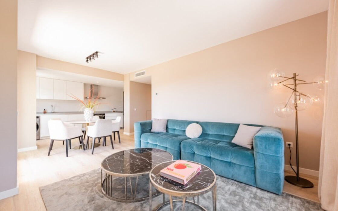 Апартаменти з терасою в Нуева Андалусія 119 кв.м, 4 кімнати