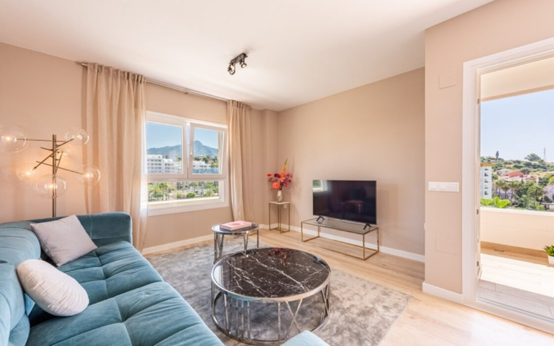 Апартаменти з терасою в Нуева Андалусія 119 кв.м, 4 кімнати