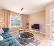 Апартаменти з терасою в Нуева Андалусія 119 кв.м, 4 кімнати