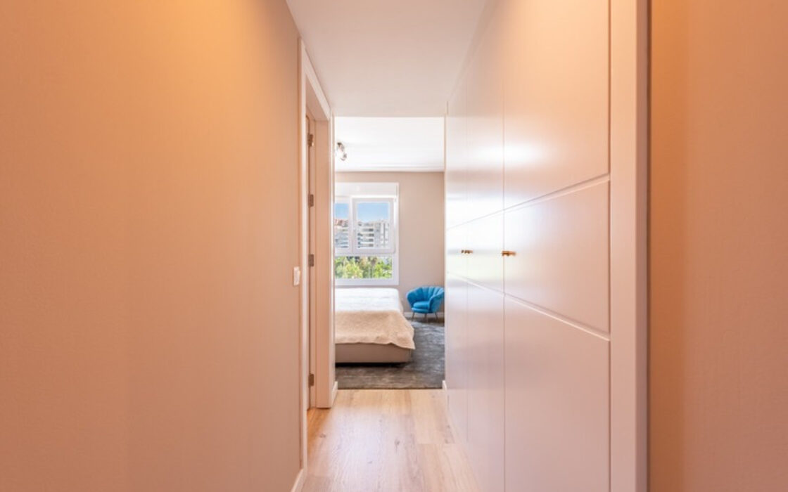 Апартаменти з терасою в Нуева Андалусія 119 кв.м, 4 кімнати