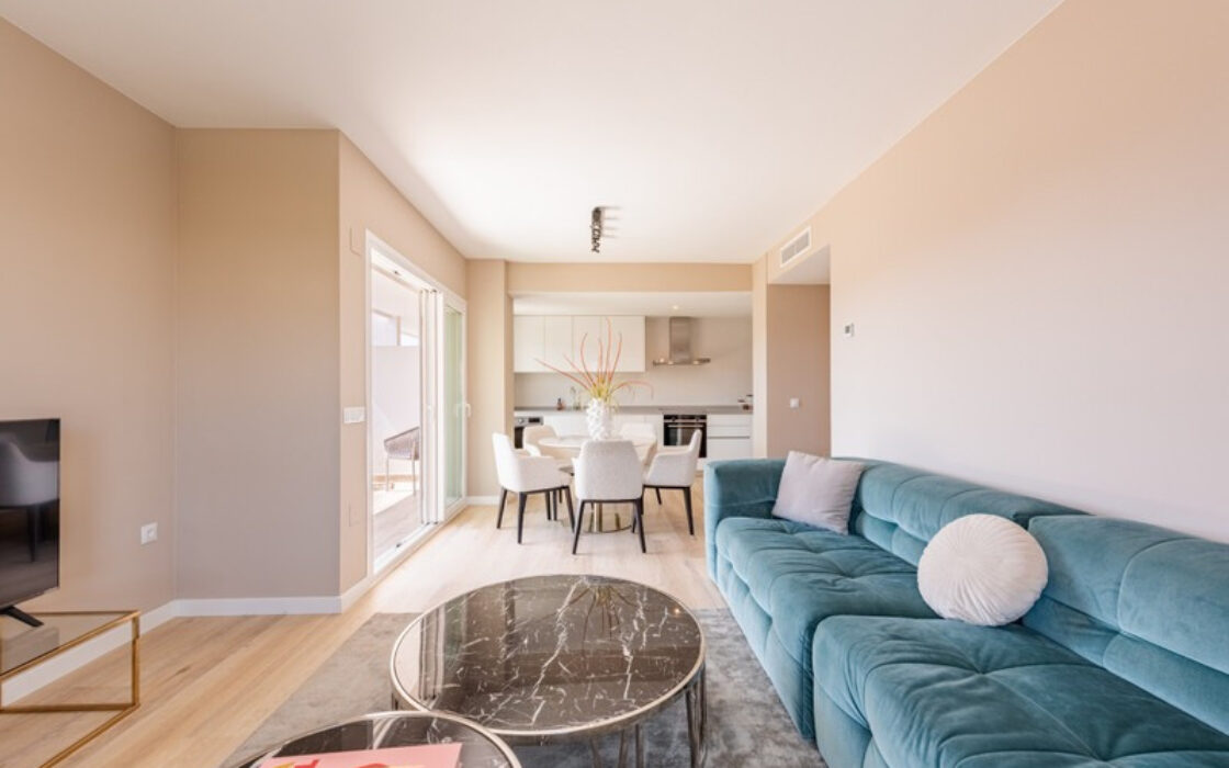 Апартаменти з терасою в Нуева Андалусія 119 кв.м, 4 кімнати