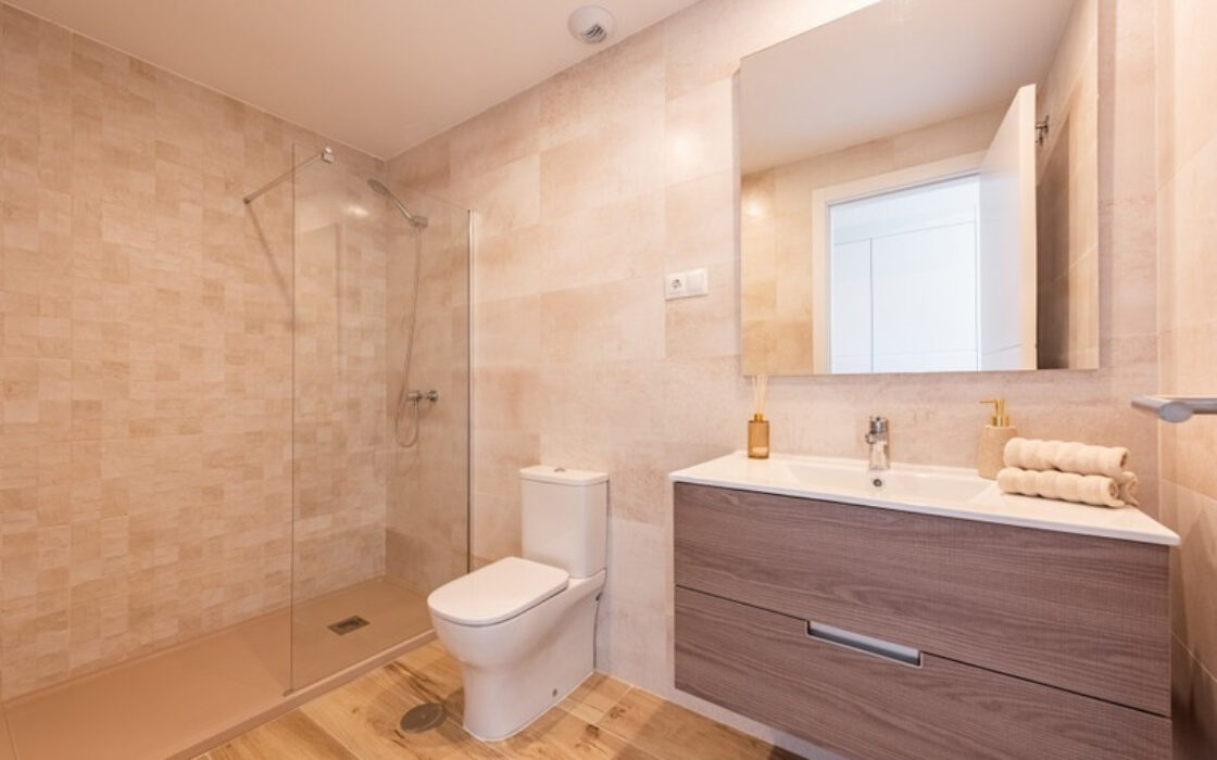 Апартаменти з терасою в Нуева Андалусія 119 кв.м, 4 кімнати