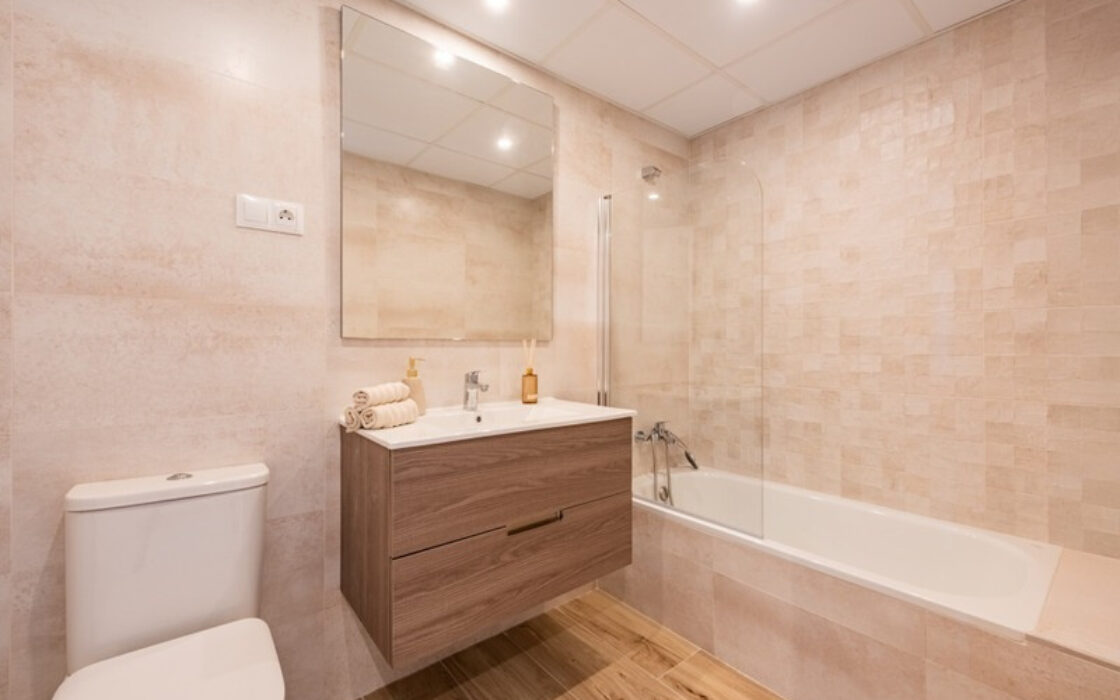 Апартаменти з терасою в Нуева Андалусія 119 кв.м, 4 кімнати