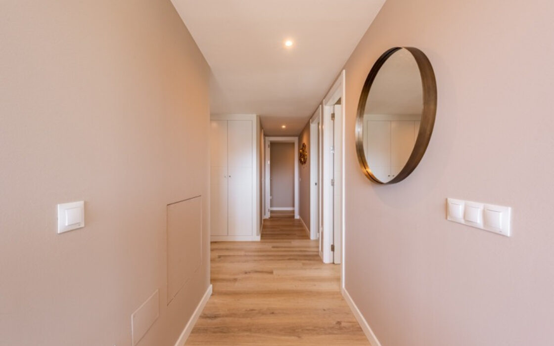 Апартаменти з терасою в Нуева Андалусія 119 кв.м, 4 кімнати