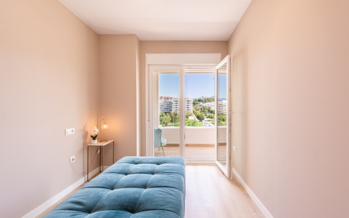 Апартаменти з терасою в Нуева Андалусія 119 кв.м, 4 кімнати