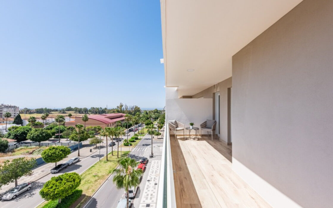 Апартаменти з терасою в Нуева Андалусія 119 кв.м, 4 кімнати