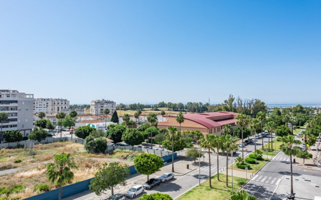 Апартаменти з терасою в Нуева Андалусія 119 кв.м, 4 кімнати