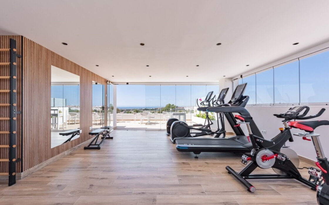 Апартаменти з терасою в Нуева Андалусія 119 кв.м, 4 кімнати