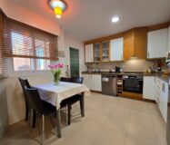 Дом с 4 спальнями в San Juan Playa у моря 369 кв.м