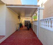 Дом 105 кв.м в San Miguel de Salinas с бассейном у моря