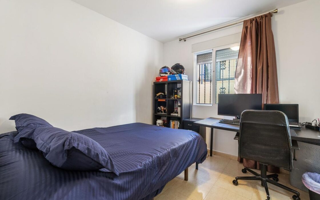 Дом 105 кв.м в San Miguel de Salinas с бассейном у моря