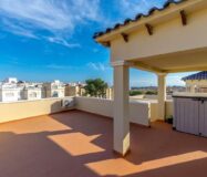 Дом 105 кв.м в San Miguel de Salinas с бассейном у моря