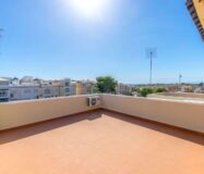 Дом 105 кв.м в San Miguel de Salinas с бассейном у моря