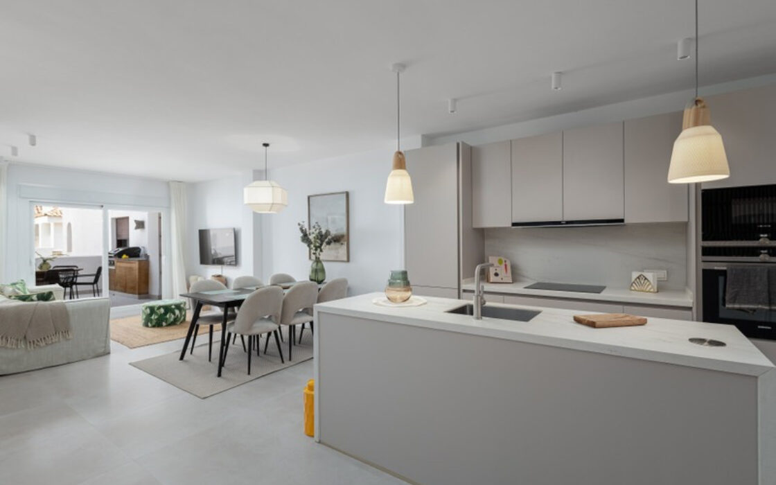 Апартаменти з терасою в Нуева Андалусія, 115 кв.м, 4 кімнати