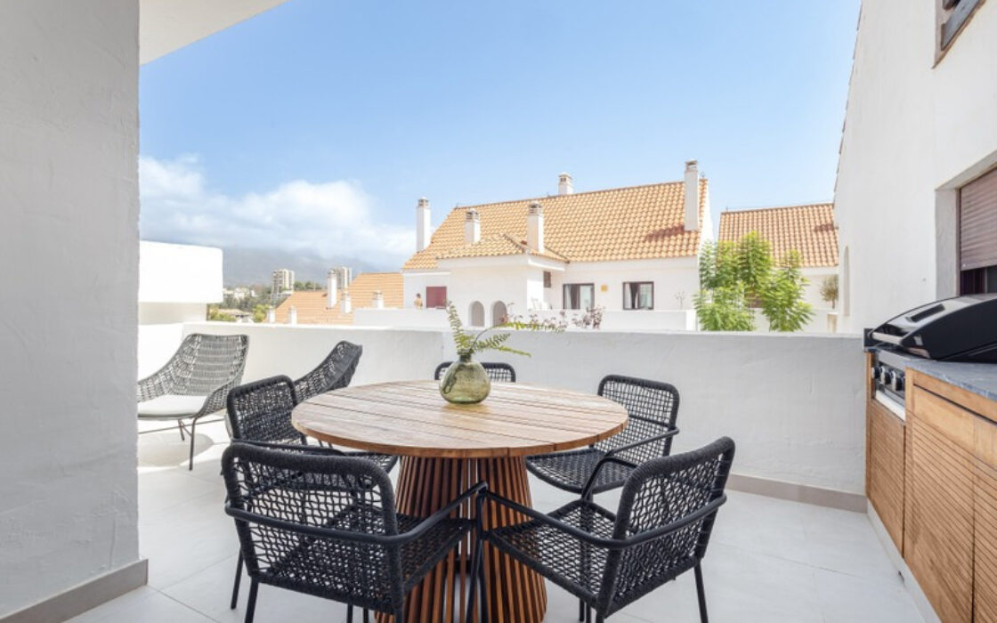 Апартаменти з терасою в Нуева Андалусія, 115 кв.м, 4 кімнати