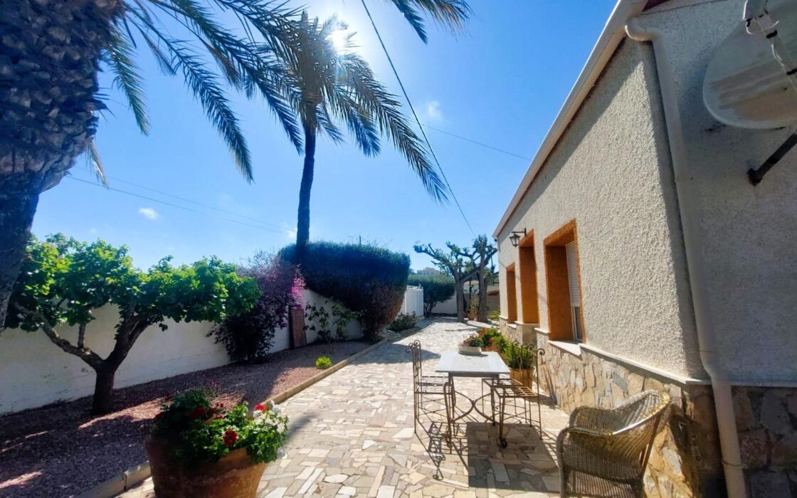 Масия в Ла Марина 315 кв.м, 6 комнат, 400 м до моря