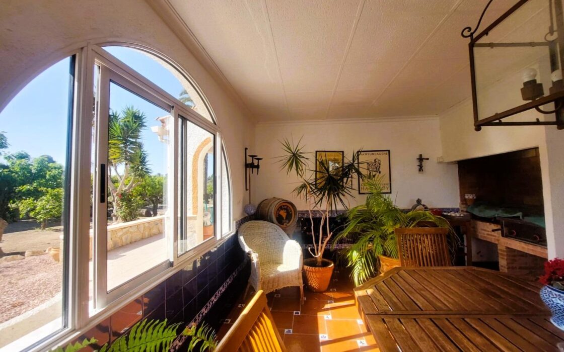 Масия в Ла Марина 315 кв.м, 6 комнат, 400 м до моря