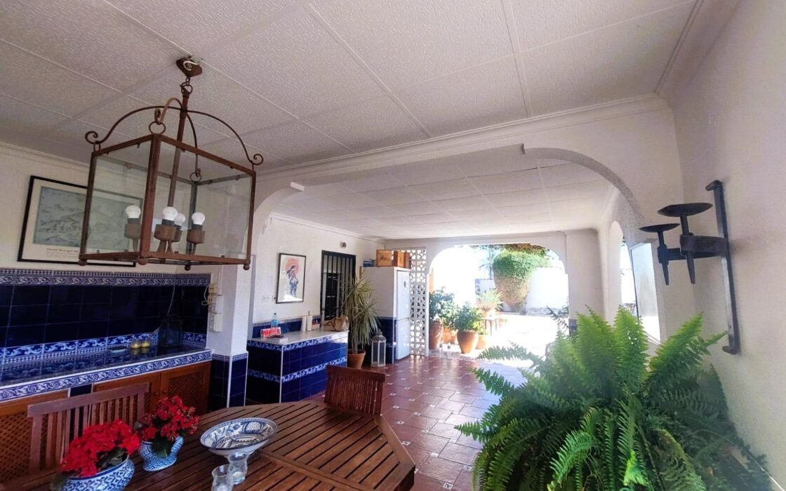 Масия в Ла Марина 315 кв.м, 6 комнат, 400 м до моря