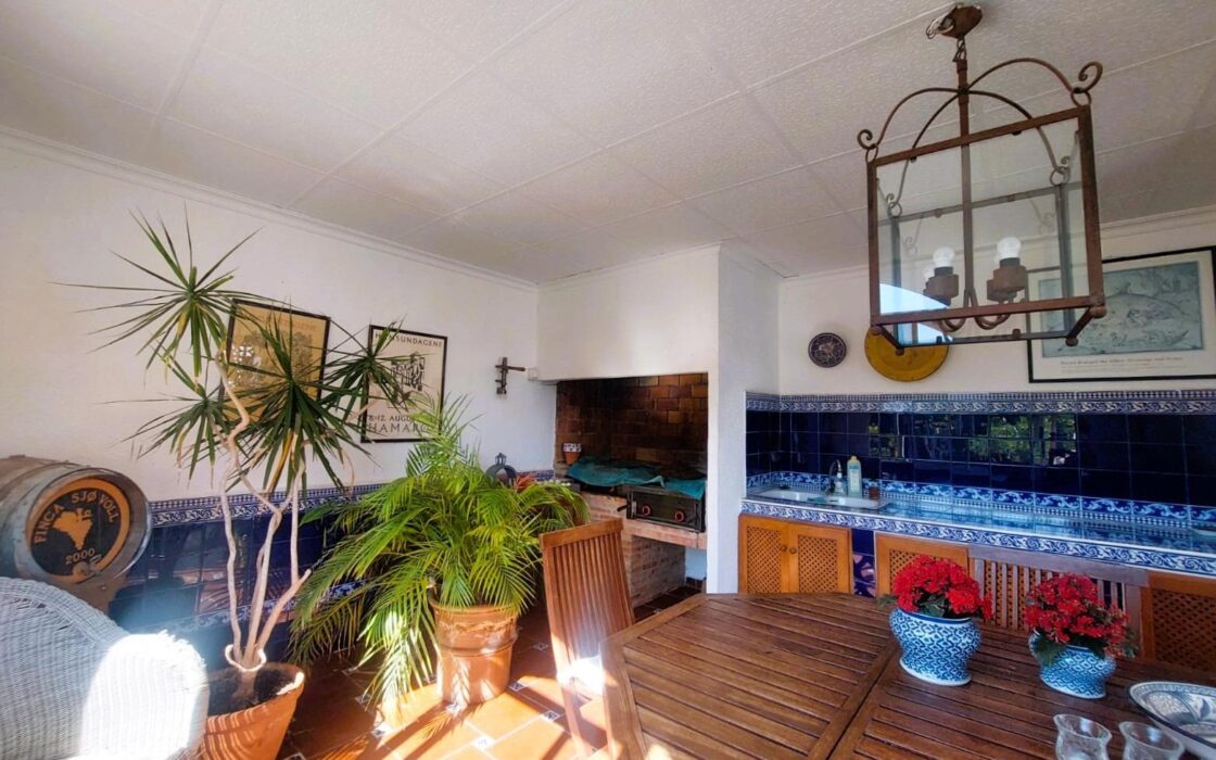 Масия в Ла Марина 315 кв.м, 6 комнат, 400 м до моря