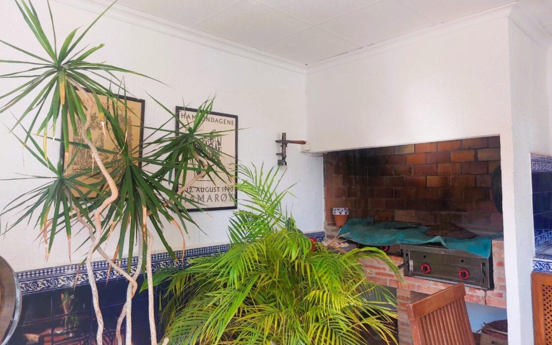 Масия в Ла Марина 315 кв.м, 6 комнат, 400 м до моря