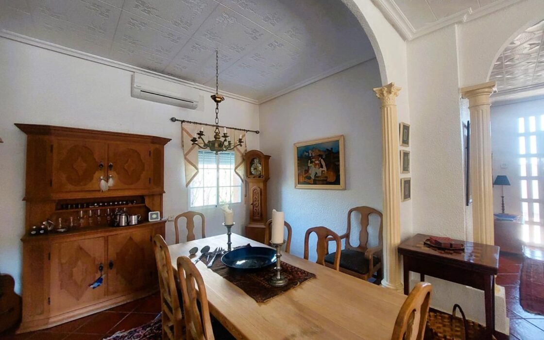 Масия в Ла Марина 315 кв.м, 6 комнат, 400 м до моря