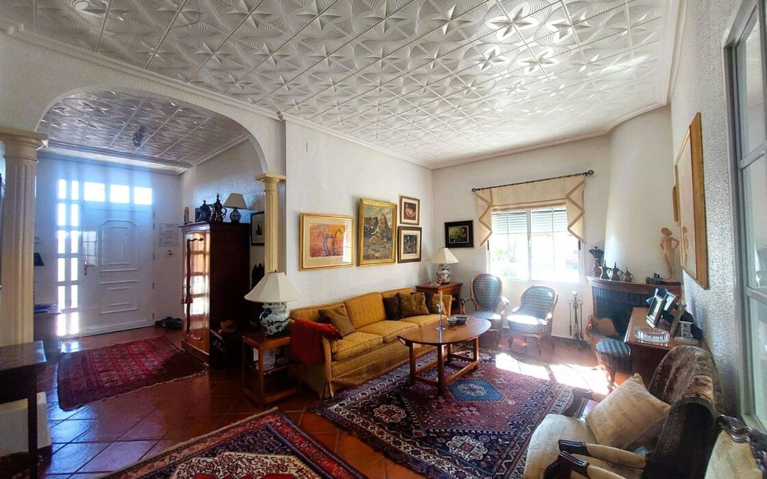 Масия в Ла Марина 315 кв.м, 6 комнат, 400 м до моря