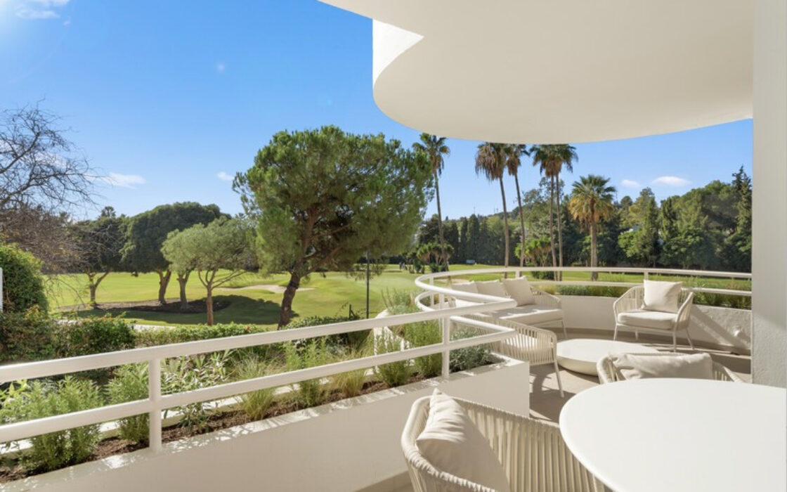 Апартаменты 172 кв.м в Нуэва Андалусия с террасой