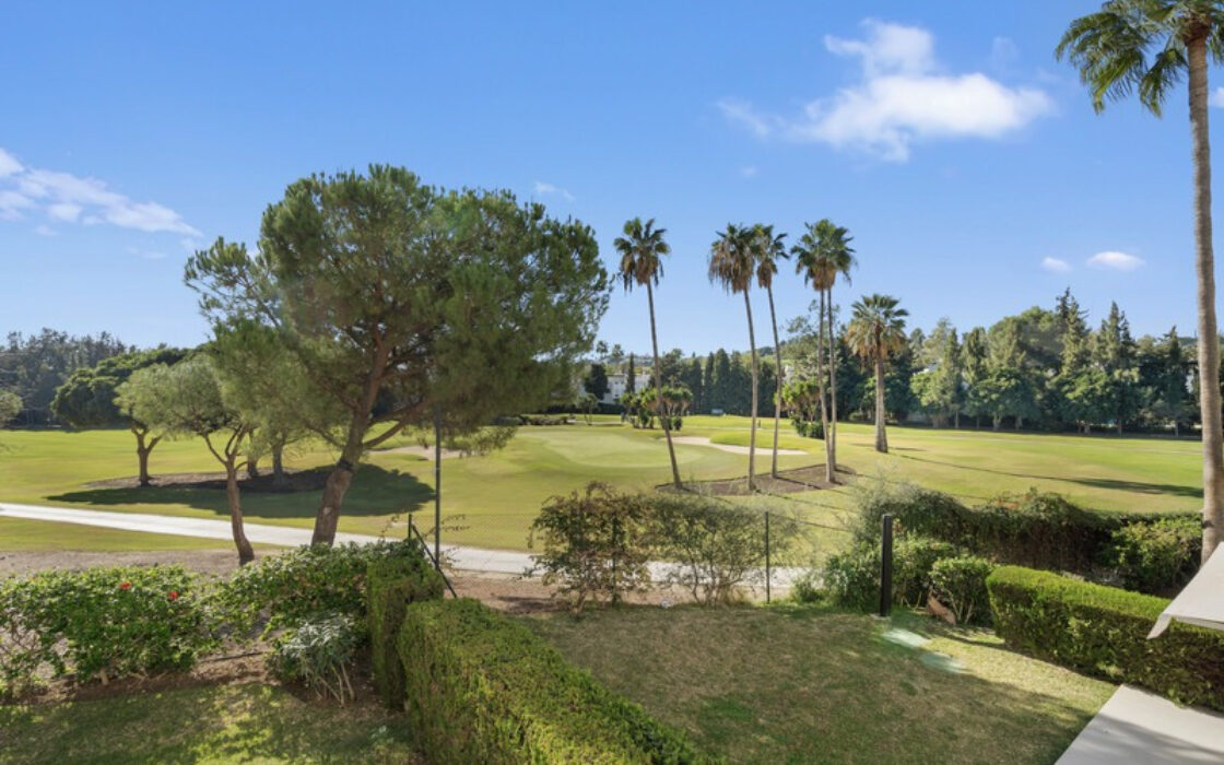 Апартаменты 172 кв.м в Нуэва Андалусия с террасой